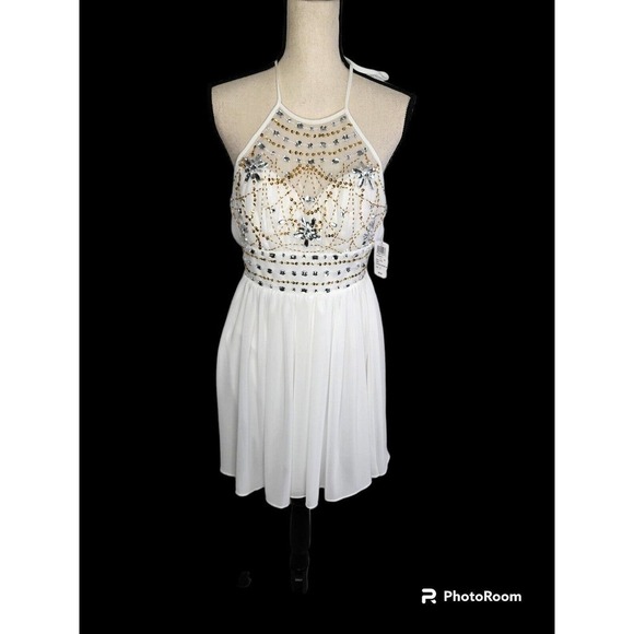 Windsor Dresses & Skirts - Windsor White Embellished Sequined Dress Halter Top Prom Size 1 Homecoming